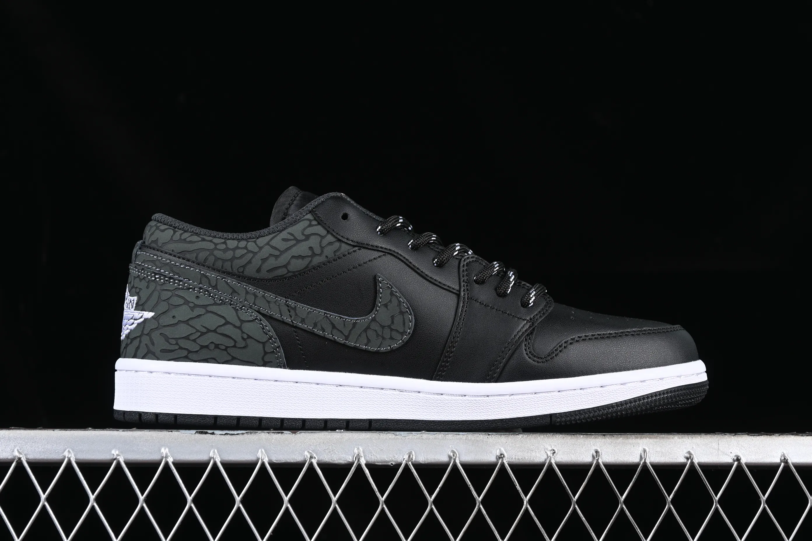 All categories Air Jordan Jordan series basketball shoes Air Jordan 1 Low Air Jordan 1 Low AJ1 Joe 1 all black burst pattern low-top cultural casual sneakers FB9907-001